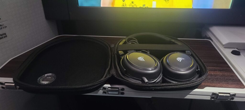 egyptair 787 business class amenity headphones